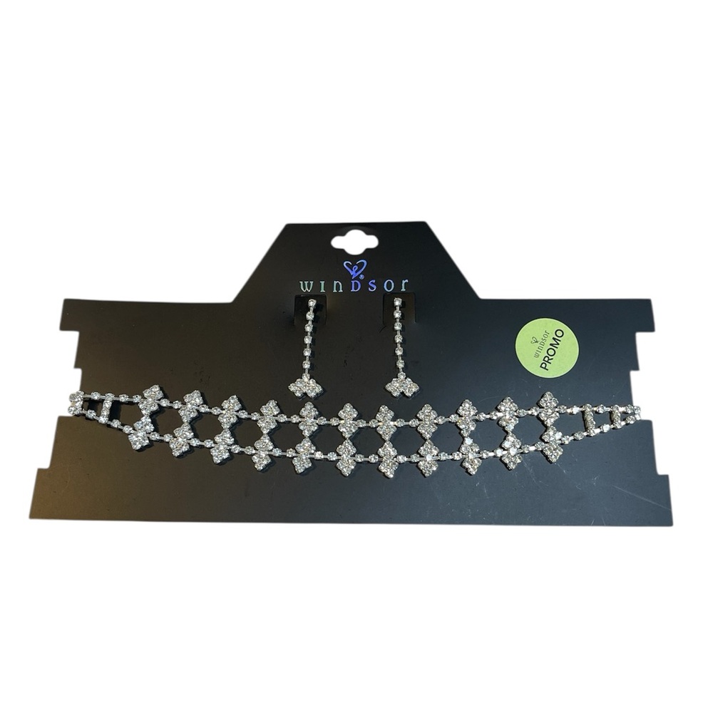 🤑5/$25 Windsor Silver Sparkly Jewelry Necklace and Earring Set NWT